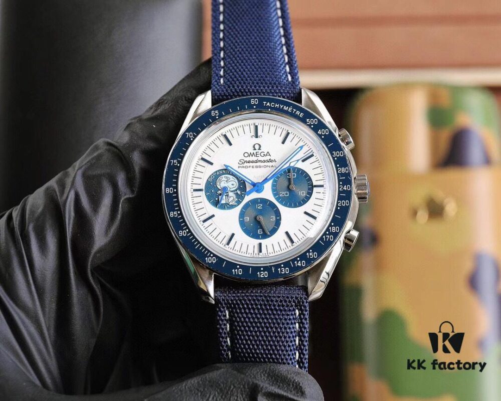 New Release: Third Generation Snoopy Omega OMEGA Speedmaster Series (50th Anniversary Limited Edition Watch of the Snoopy Award)