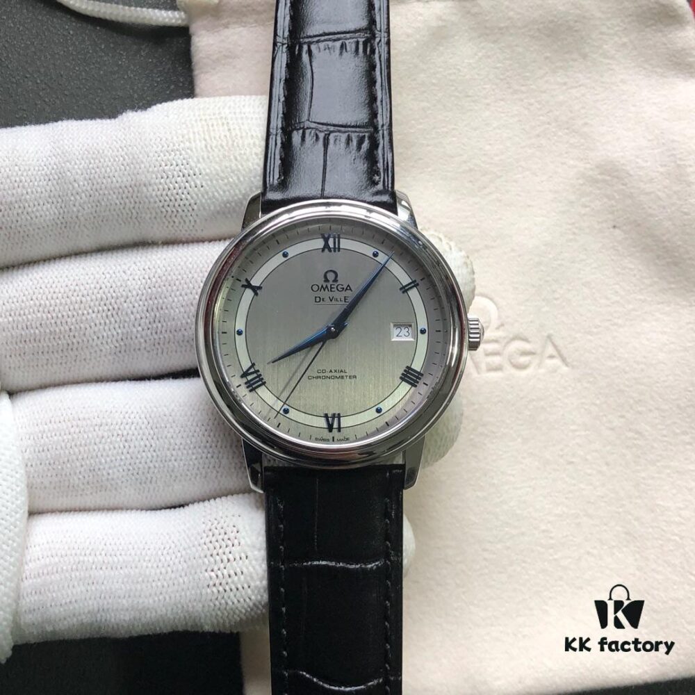 In Stock, KY's Latest Masterpiece Omega De Ville Series, 39.5mm Case, Original Mold, 12-Month Development, Authentic Dial Markings, Matching Hands, Clear Observatory Engraving on Case Back, Fitted with American Crocodile Leather Strap, Powered by Imported Stable 9015 Movement – Zero Repair Rate, Market's Best Version