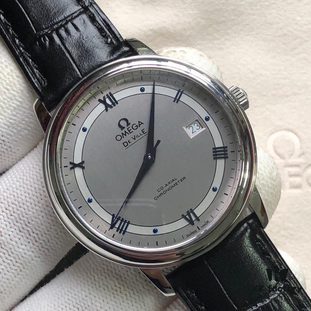 In Stock, KY's Latest Masterpiece Omega De Ville Series, 39.5mm Case, Original Mold, 12-Month Development, Authentic Dial Markings, Matching Hands, Clear Observatory Engraving on Case Back, Fitted with American Crocodile Leather Strap, Powered by Imported Stable 9015 Movement – Zero Repair Rate, Market's Best Version