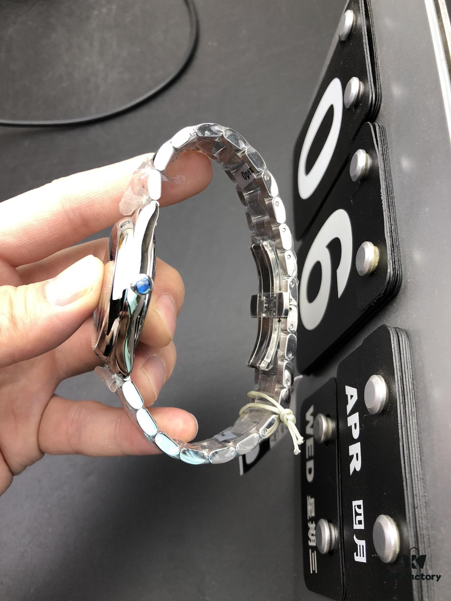 Master Craftsmanship Moon Phase - In Stock, Ships Immediately