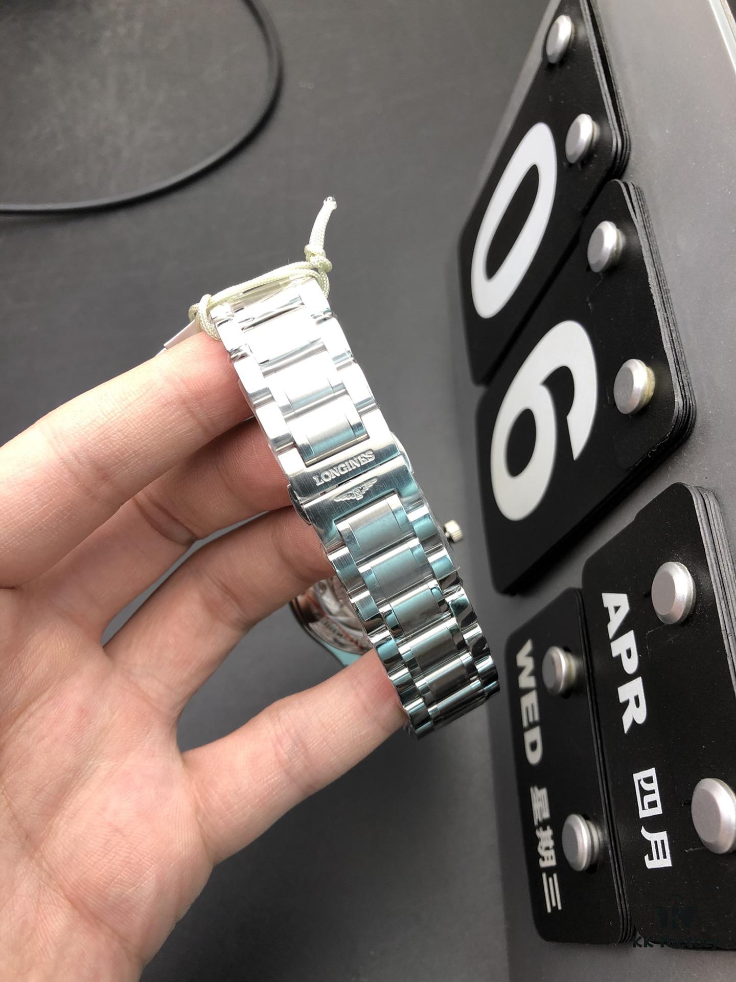 Master Craftsmanship Moon Phase - In Stock, Ships Immediately