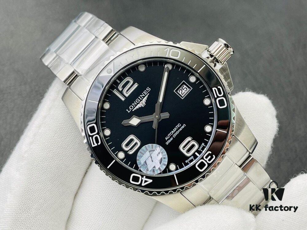 Longines Conquest 'Master of the Ocean', A Symbol of Honor. Cutting Through Waves, Moving Forward Fearlessly.