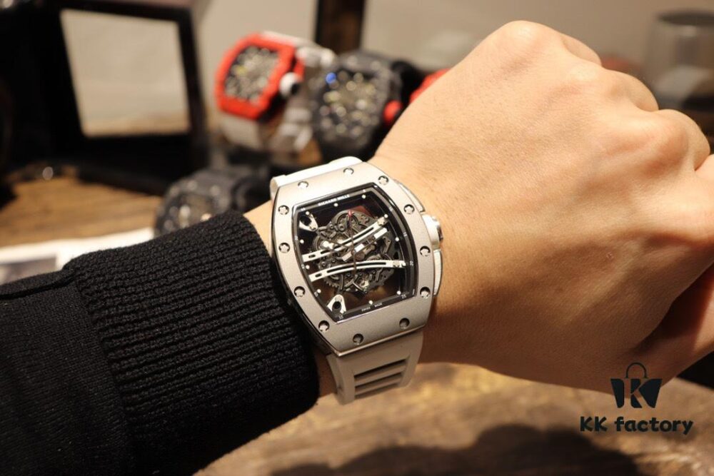 Richard Mille RM61-01 Skeleton Design Never Stops Advancing Beyond Traditional Watchmaking Natural Rubber Genuine Folding Clasp Imported Citizen Mechanical Movement Makes This Watch a Revolutionary Legend in the Wristwatch World