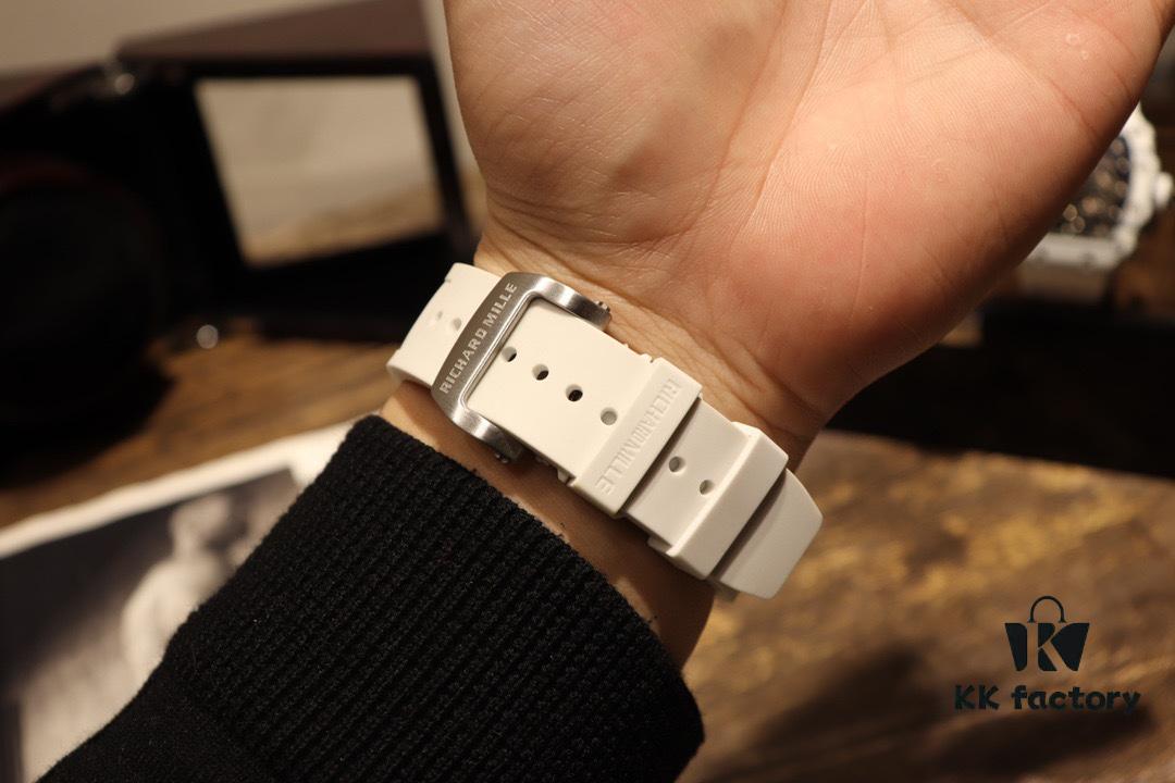 Richard Mille RM61-01 Skeleton Design Never Stops Advancing Beyond Traditional Watchmaking Natural Rubber Genuine Folding Clasp Imported Citizen Mechanical Movement Makes This Watch a Revolutionary Legend in the Wristwatch World