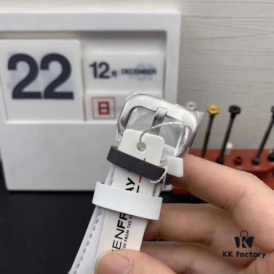 Seven Friday Japanese Cherry Blossom White Ceramic Case