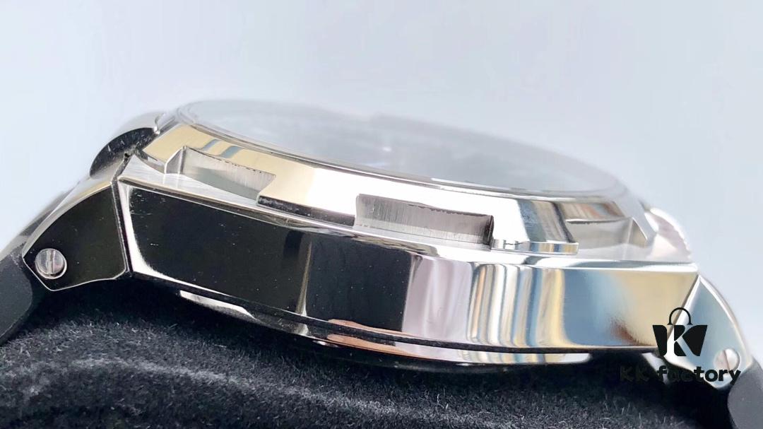 Summer Essential Swimming Gear, New Arrival: Vacheron Constantin Overseas Chronograph Series with 7750 Movement (6-Digit Small Second), 42mm Case Diameter