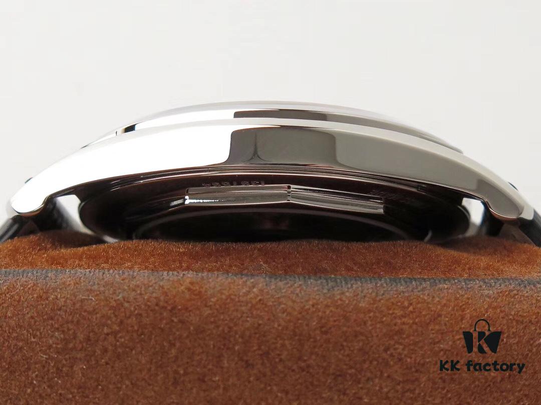 ZF Unveils 'Steel King' Masterpiece: Vacheron Constantin Overseas Series Three-Hand Watch