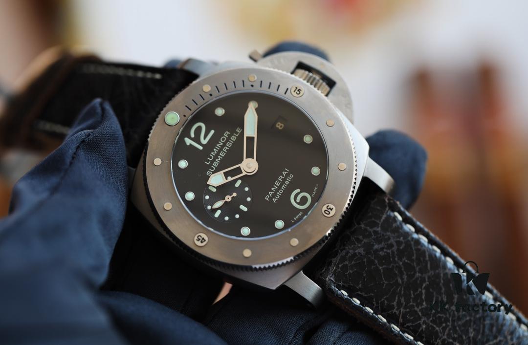 Panerai PANERAI Arc-shaped Coated Glass 47mm*16mm Full Grain Leather Strap with Original Pin Buckle Fully Automatic Mechanical Movement Bronze/Titanium Case A Watch from the Tough Man