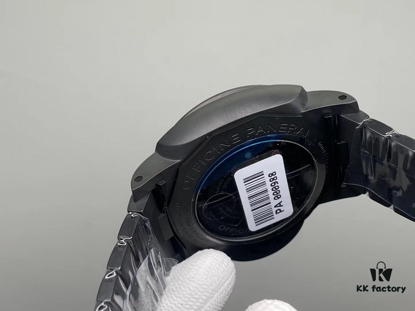 VS Panerai 438