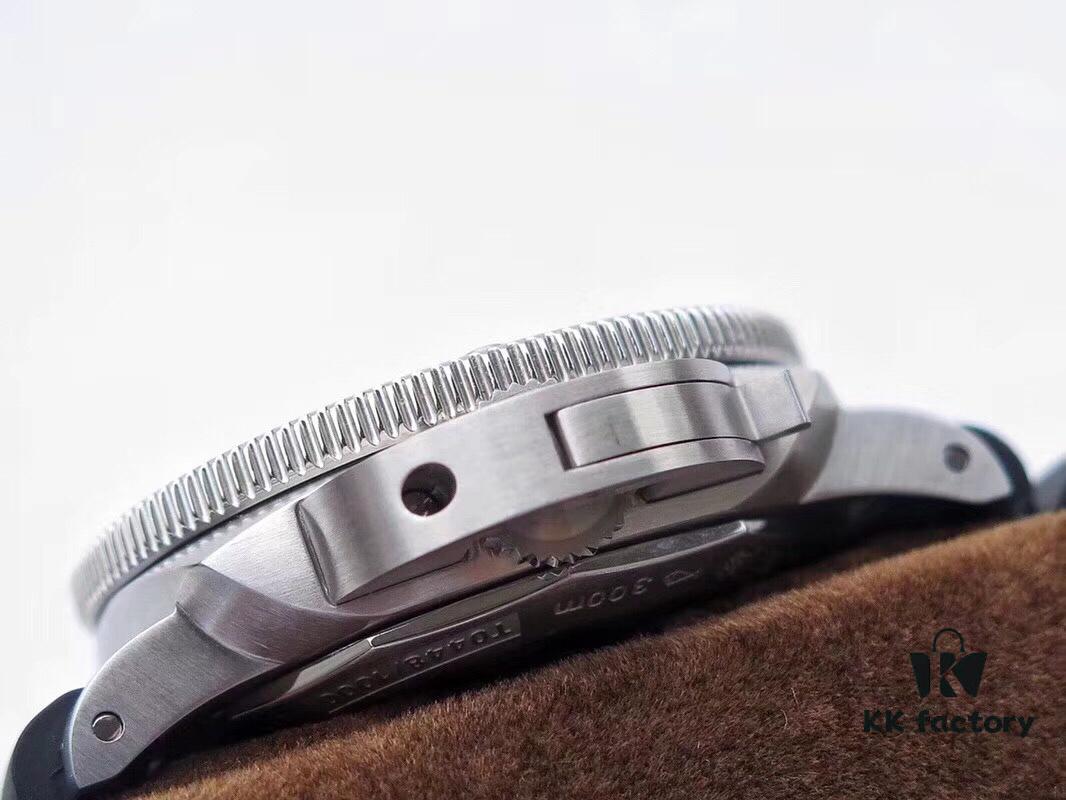 ZF Production Panerai Pam682, Small Case with Natural Rubber Strap