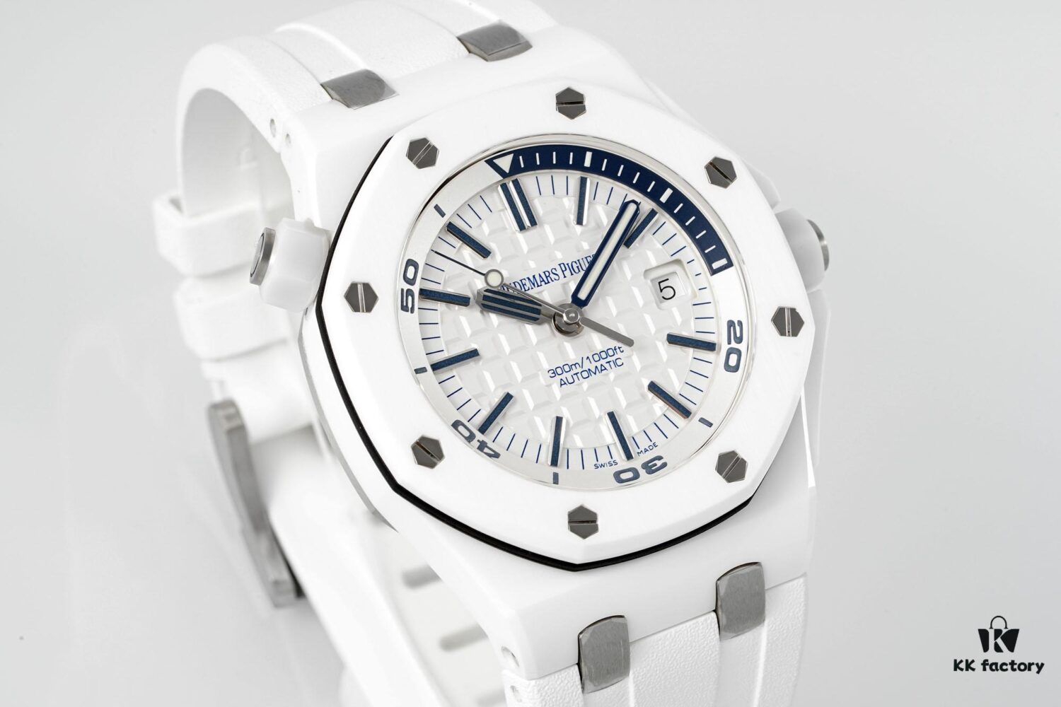 APS New Arrival 15707CB Powered by Top-Tier 3120 Integrated Movement Makes a Strong Debut