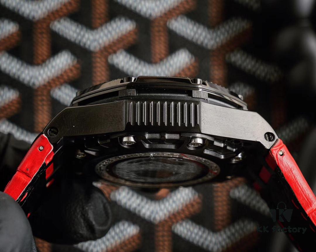 Royal Oak Offshore Survivor Limited Edition