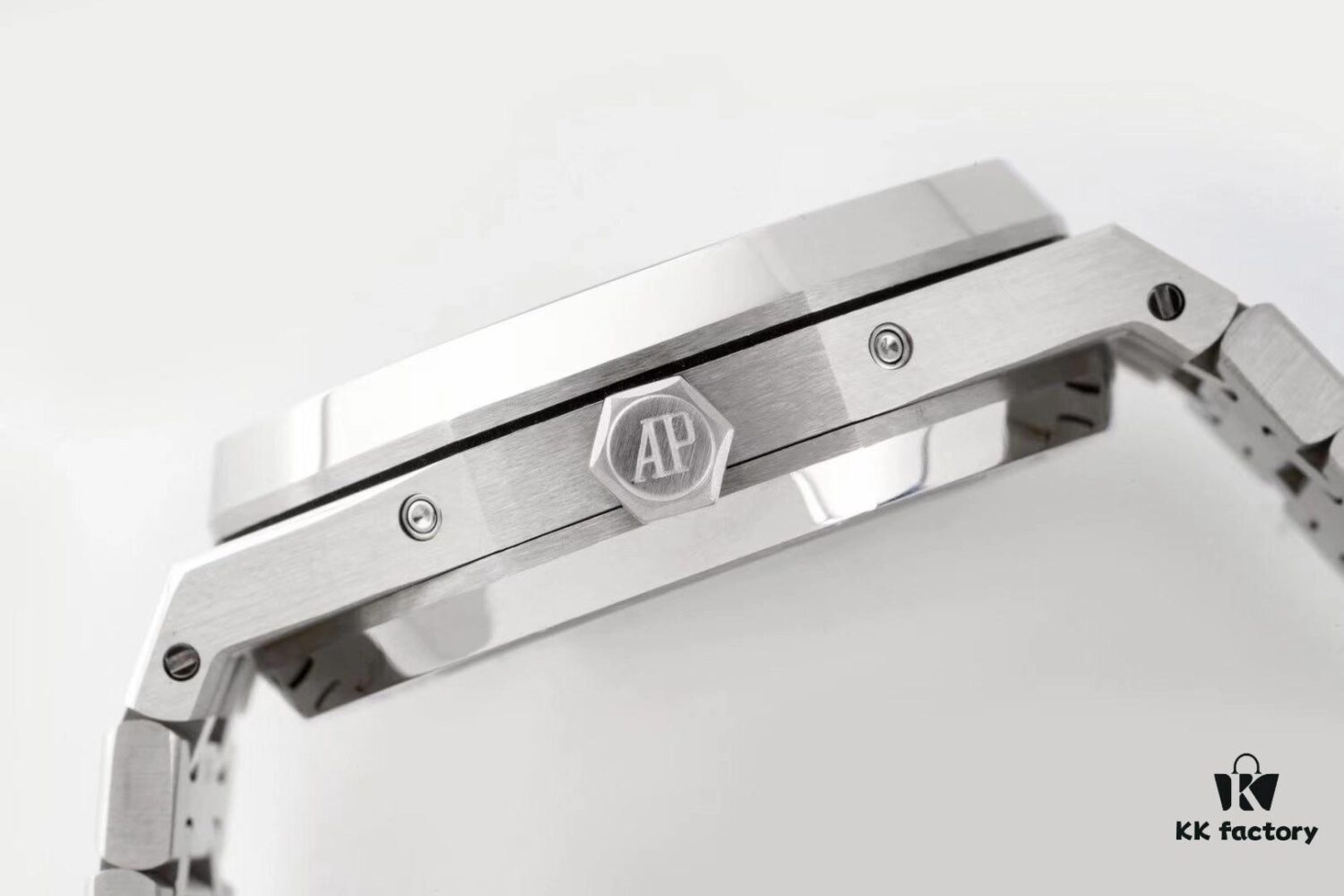 6931a8b1ccd8ab3d7af9d214 BF New Arrival AP Audemars Piguet Royal Oak Series Multi-Function Watch 26574, 26606