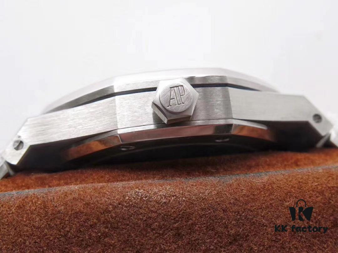 ZF Follows Up the 15400 with a New Leap Forward — Introducing the Audemars Piguet Royal Oak 15500, the Pinnacle of Stainless Steel Watches on the Market, Rightfully Claiming the Crown of the 'Steel King' Once Again!