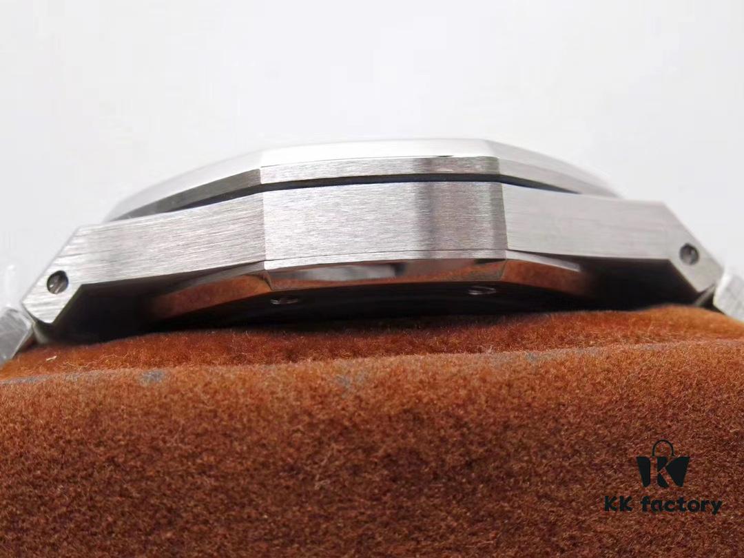 ZF Follows Up the 15400 with a New Leap Forward — Introducing the Audemars Piguet Royal Oak 15500, the Pinnacle of Stainless Steel Watches on the Market, Rightfully Claiming the Crown of the 'Steel King' Once Again!