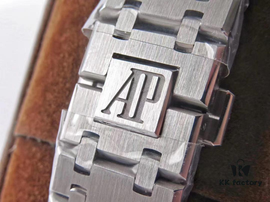 ZF Follows Up the 15400 with a New Leap Forward — Introducing the Audemars Piguet Royal Oak 15500, the Pinnacle of Stainless Steel Watches on the Market, Rightfully Claiming the Crown of the 'Steel King' Once Again!