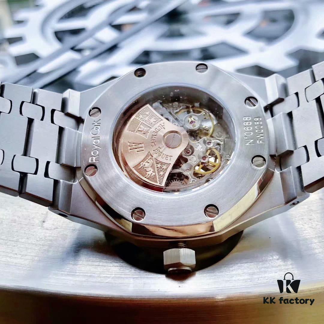 AP Royal Oak Offshore Series! Dial adorned with BOY Tapisserie openwork decoration, delivering a stronger visual impact. The 41mm watch aligns with modern trends, highlighting masculine charisma, brilliantly radiant with substantial texture, featuring an openwork movement, scratch-resistant glass, 316 stainless steel case, and 361 stainless steel bracelet, epitomizing the ultimate classic in vibrant men's timepieces