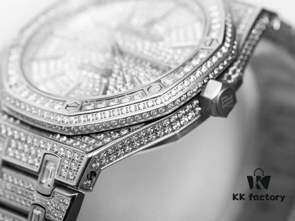 TZ Royal Oak Series 15452 Men's Full Diamond Pavé Watch (New Version: Side Diamonds, Bracelet Set with Large Square Diamonds, Bar Index Markers, and Built-in Logo)