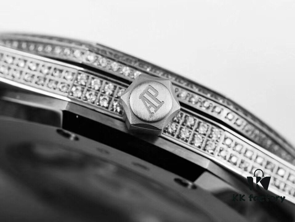 TZ Royal Oak Series 15452 Men's Full Diamond Pavé Watch (New Version: Side Diamonds, Bracelet Set with Large Square Diamonds, Bar Index Markers, and Built-in Logo)