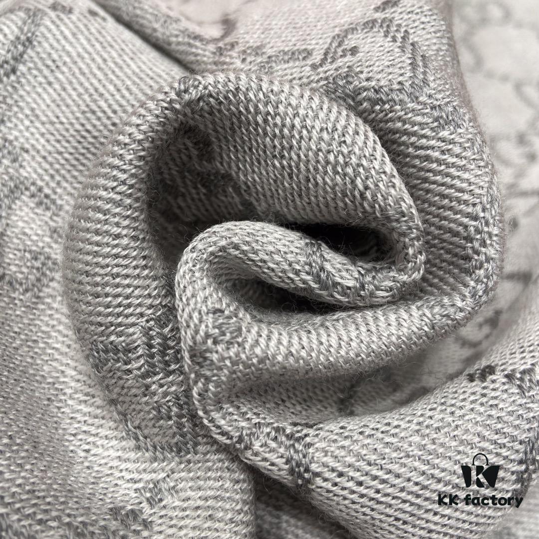 Classic Upgrade - Gray GUCI Double-Sided Jacquard Wool Scarf