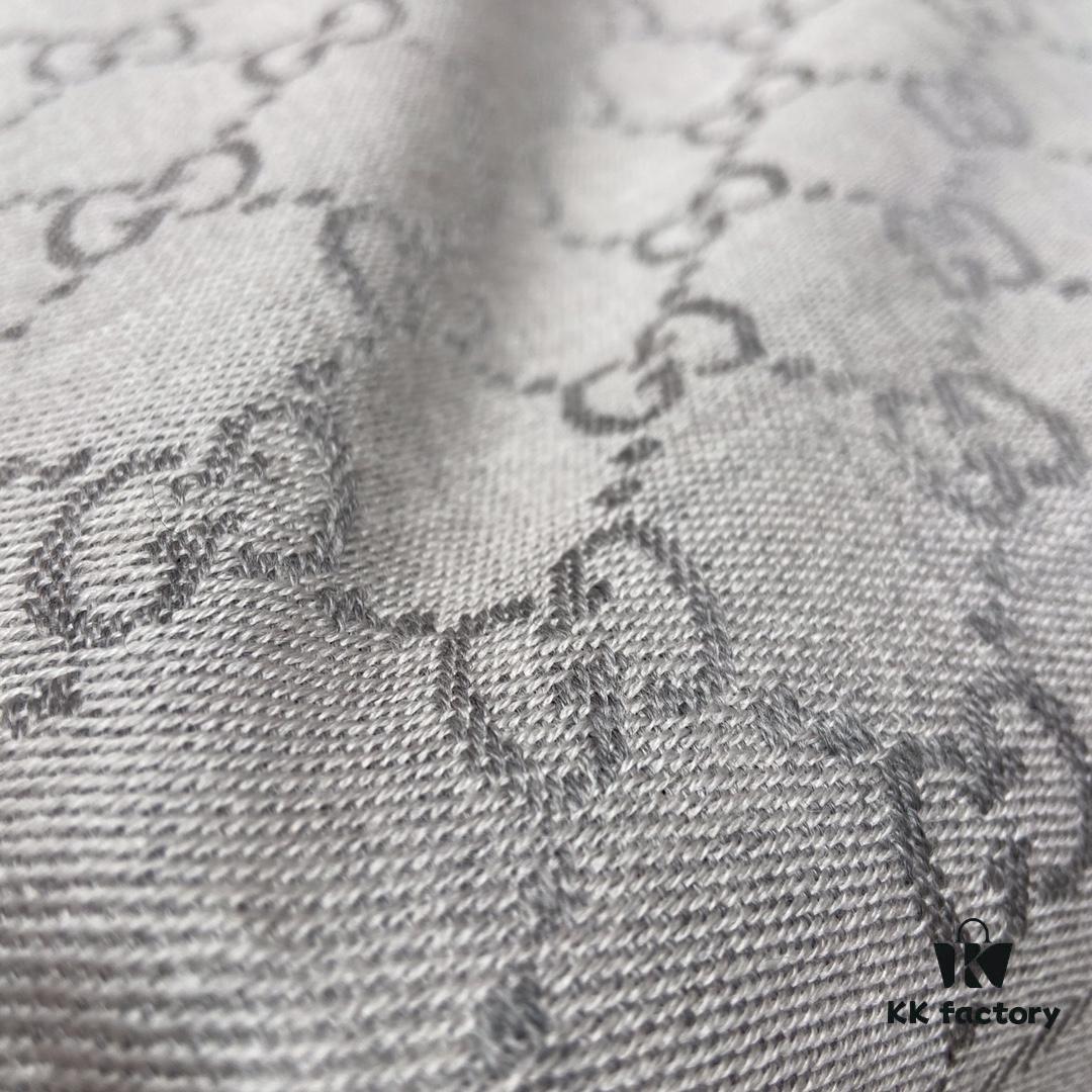Classic Upgrade - Gray GUCI Double-Sided Jacquard Wool Scarf