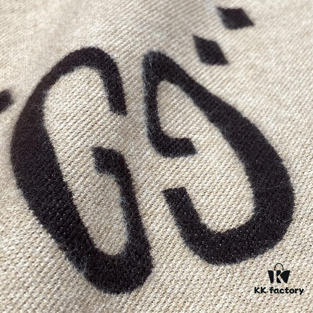 GUCCI Never Fails – The Hottest Scarf Sensation