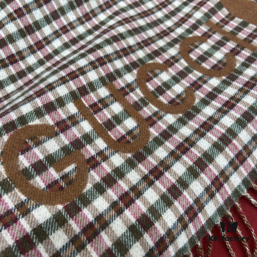 GUCCI Scarf – Versatile, Soft, and Comfortable with Double-Sided Design