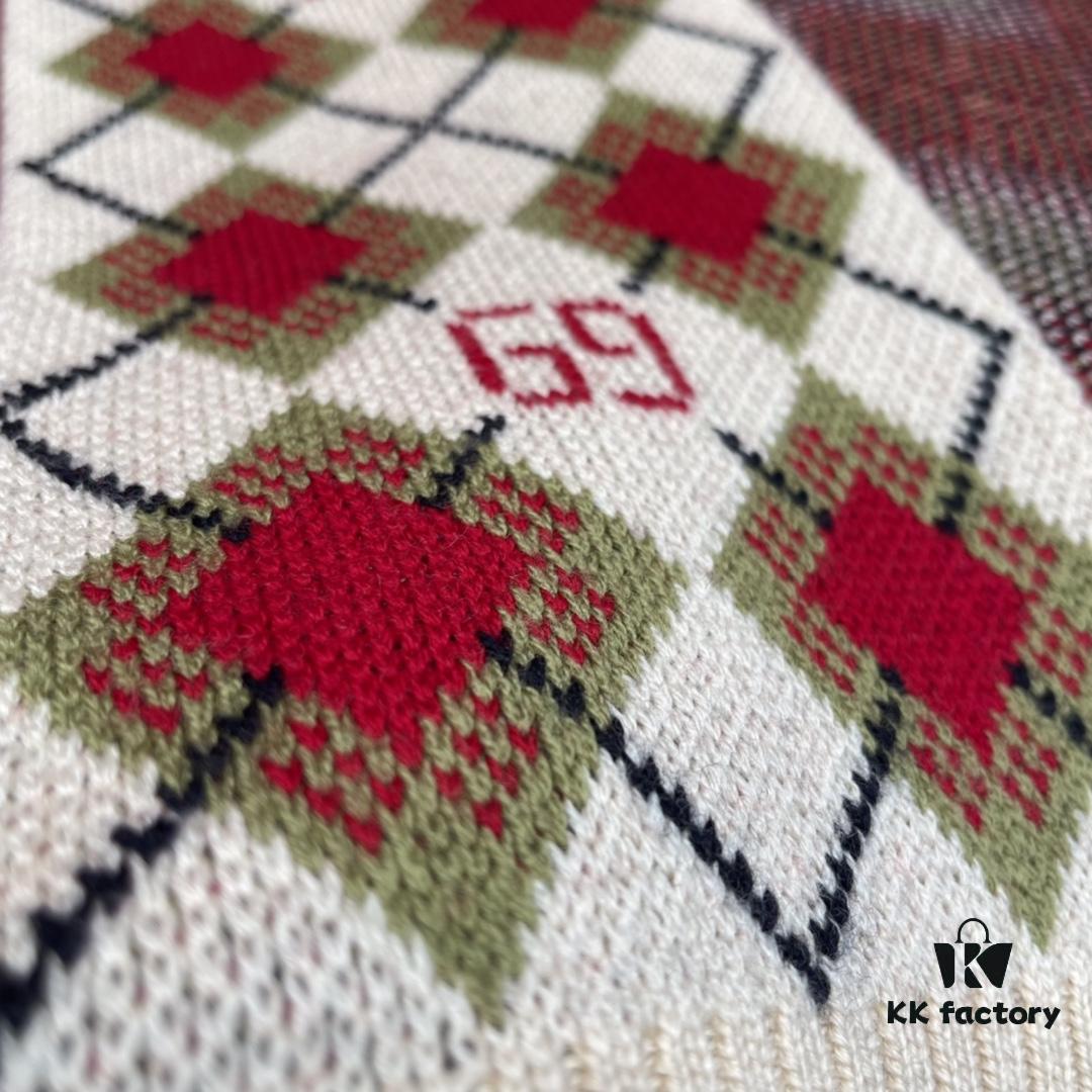 Bestseller GUCCI Geometric Pattern Kids' Scarf, Adorable Style Suitable for Adults Too – Vintage Charm, Super Soft and Non-Irritating, 100% Wool, 16*140cm