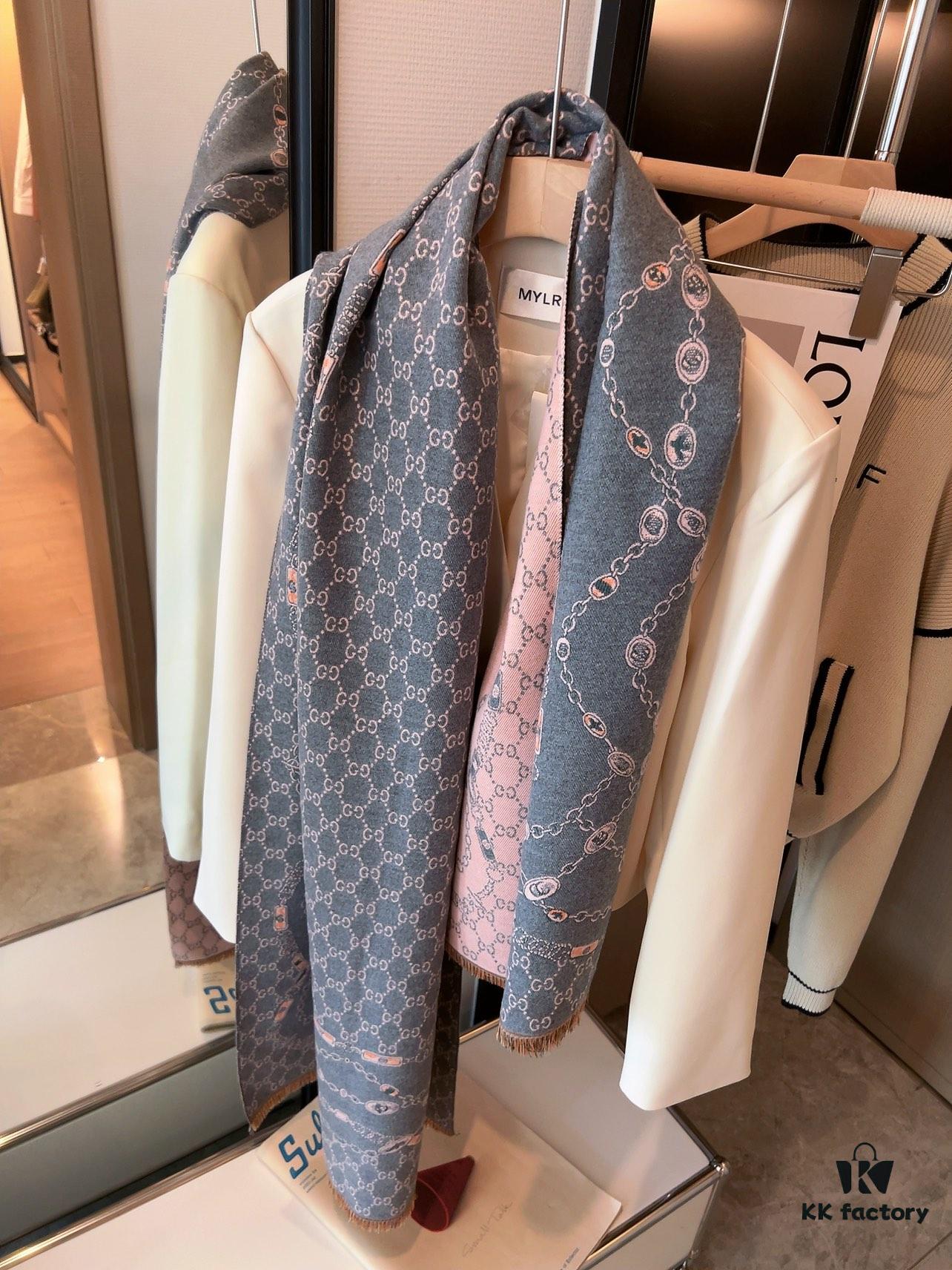 GG Pattern Fabric with Stylish Letter Design