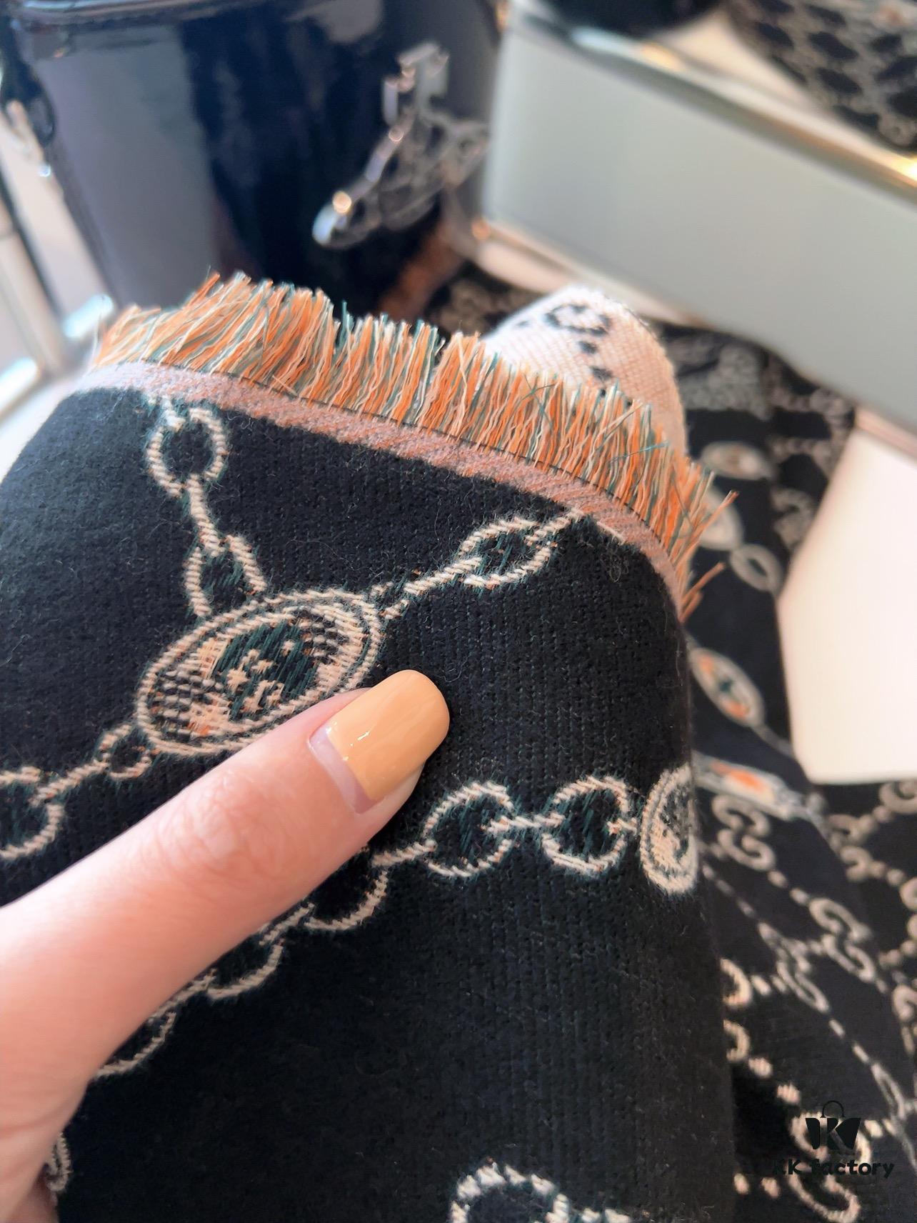 GG Pattern Fabric with Stylish Letter Design