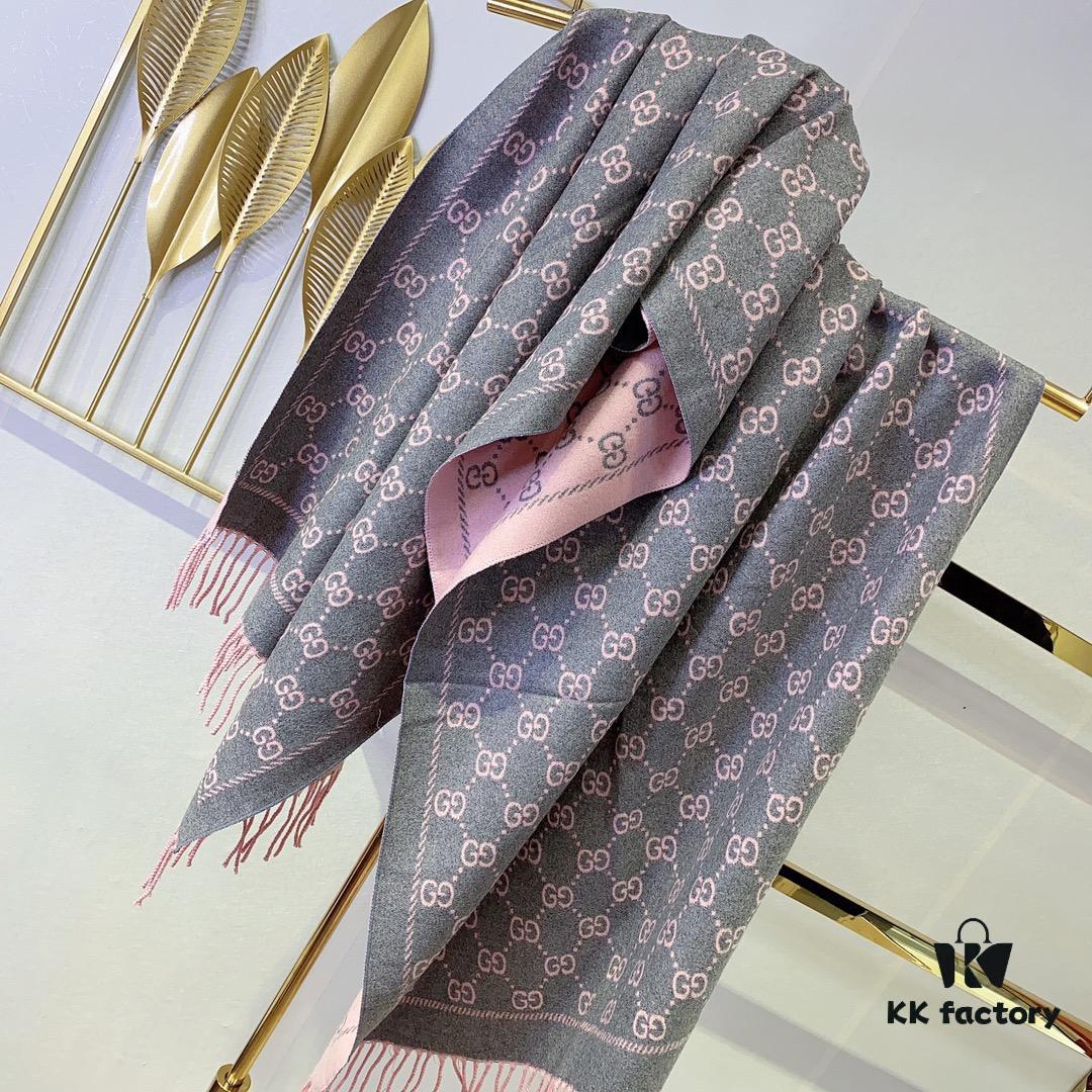 GUCCI (Gucci) 2020 Latest Masterpiece: Elegant and Timeless Scarf with Iconic Double G Design