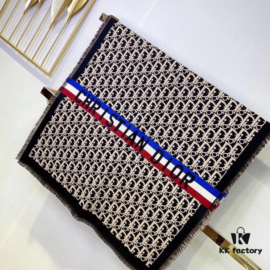 Classic D-Letter Long Scarf – A Timeless Piece to Elevate Elegance and Style