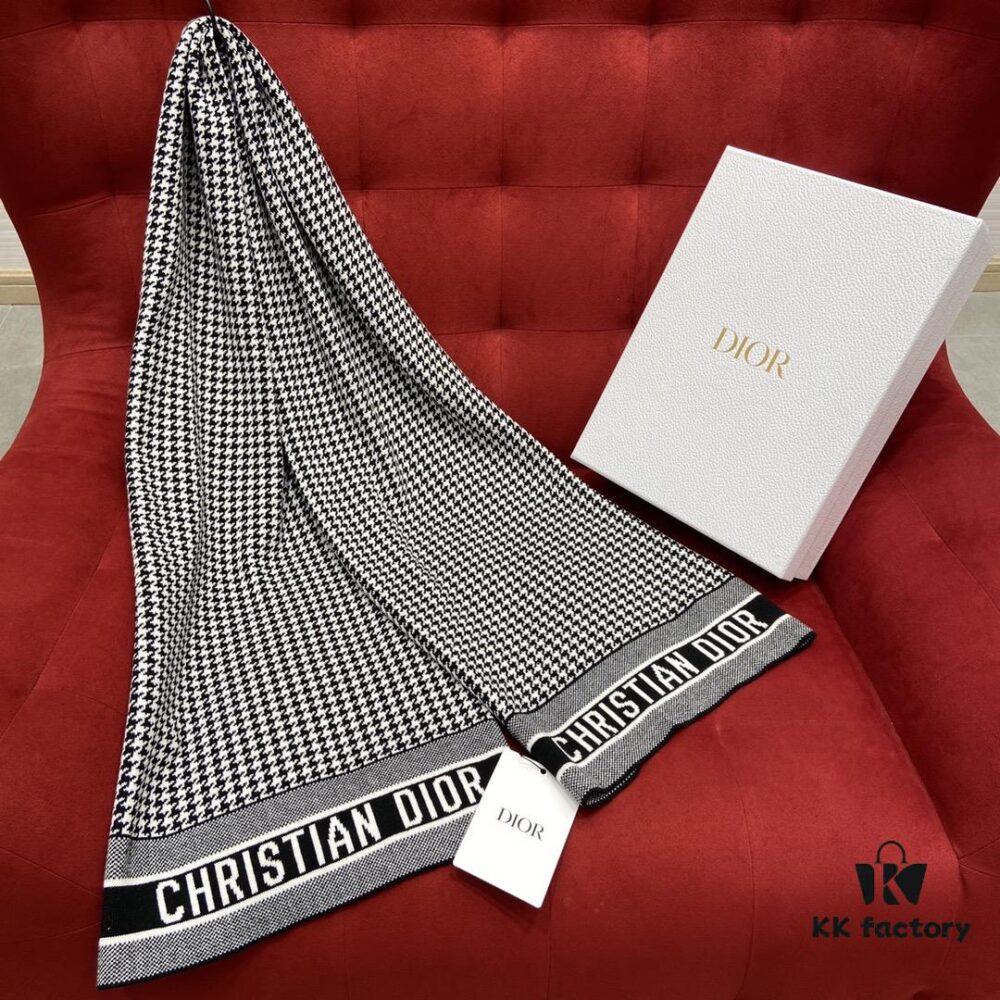 DIOR Eternal Classic – Houndstooth Pattern Unisex Scarf with 97% Cashmere