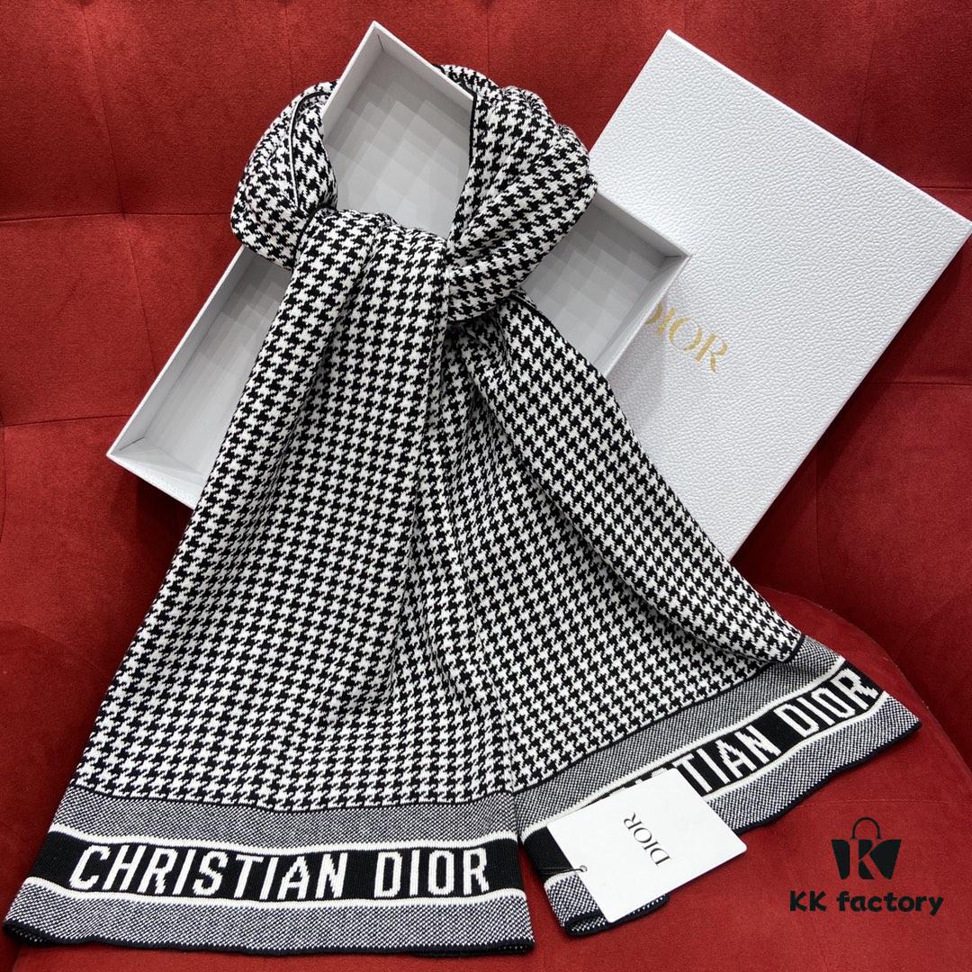 DIOR Eternal Classic – Houndstooth Pattern Unisex Scarf with 97% Cashmere