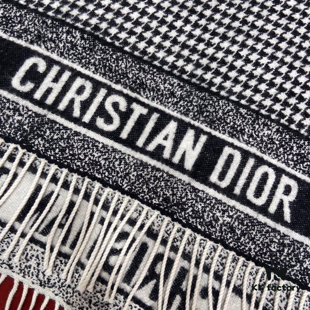 Dior Classic Chic Check Pure Cashmere Hooded Cape – Soft, Cozy and Skin-Friendly, Perfect for Stylish Looks