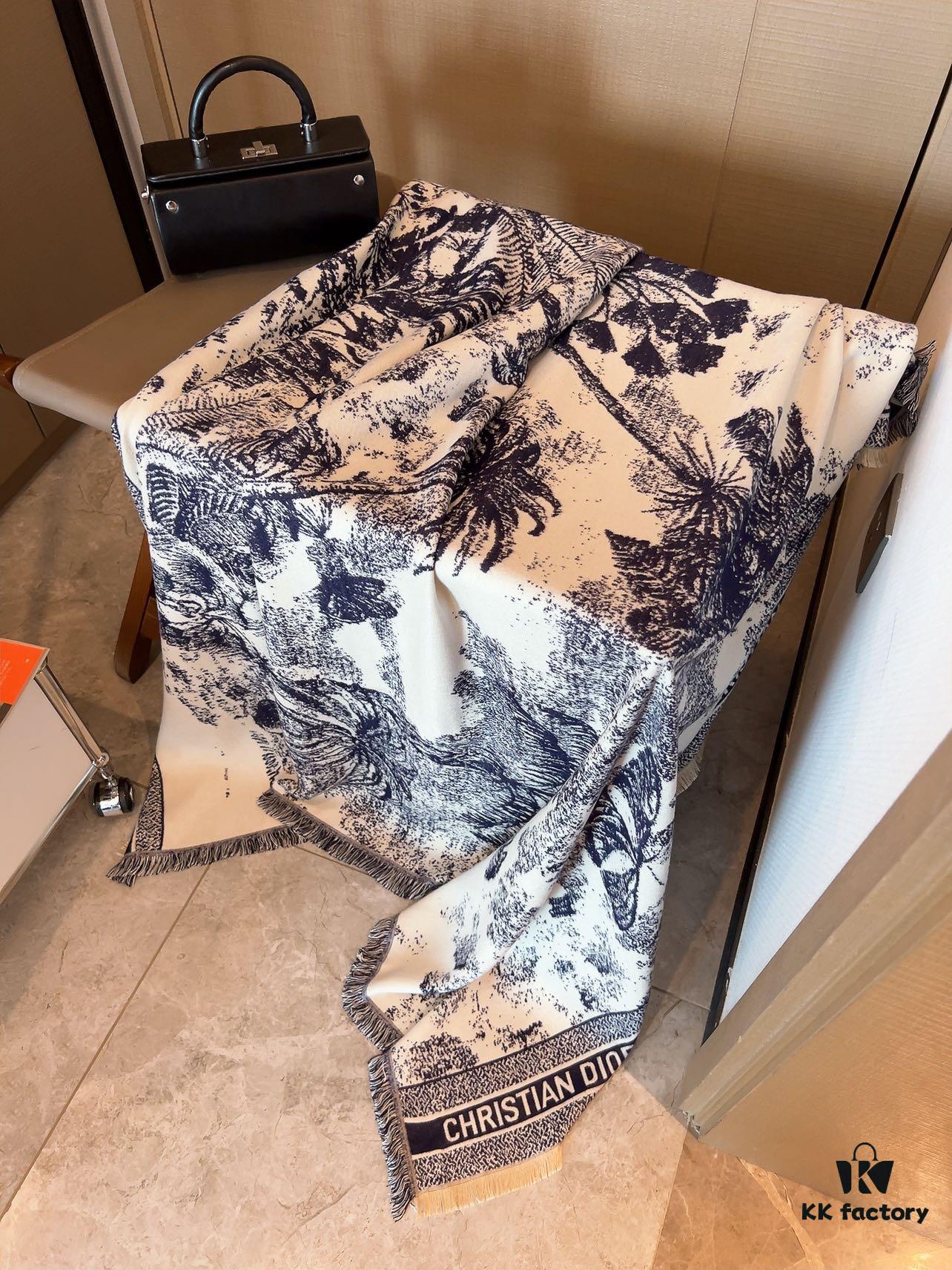 New Arrival❤️ DIOR 2022 Spring Collection 'Rueil Hand-Painted Velvet Scarf'