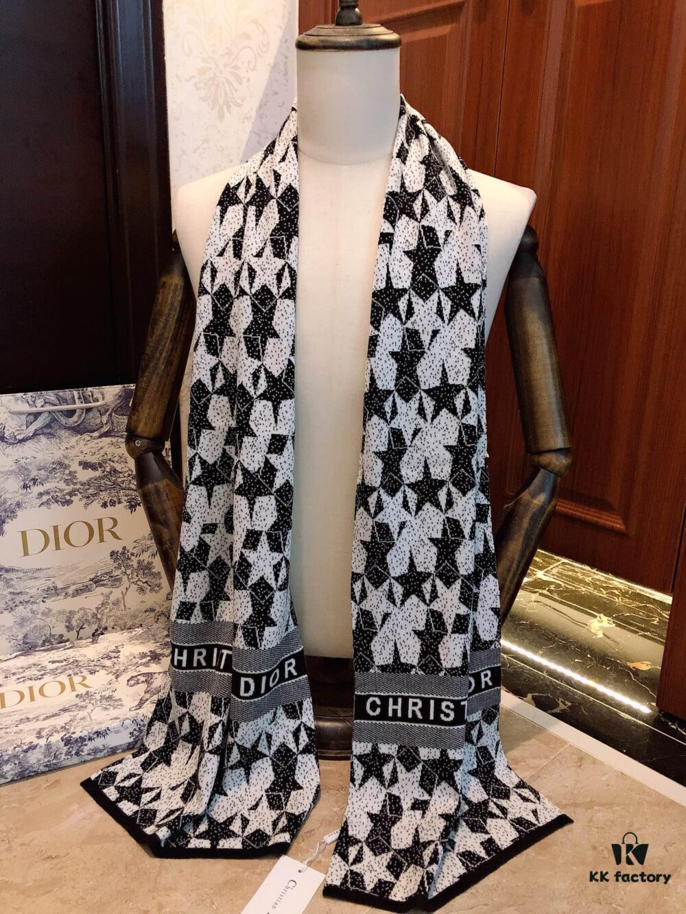Dior Men's Cashmere Knit Scarf, High-End Classic Design, Matches Store Version