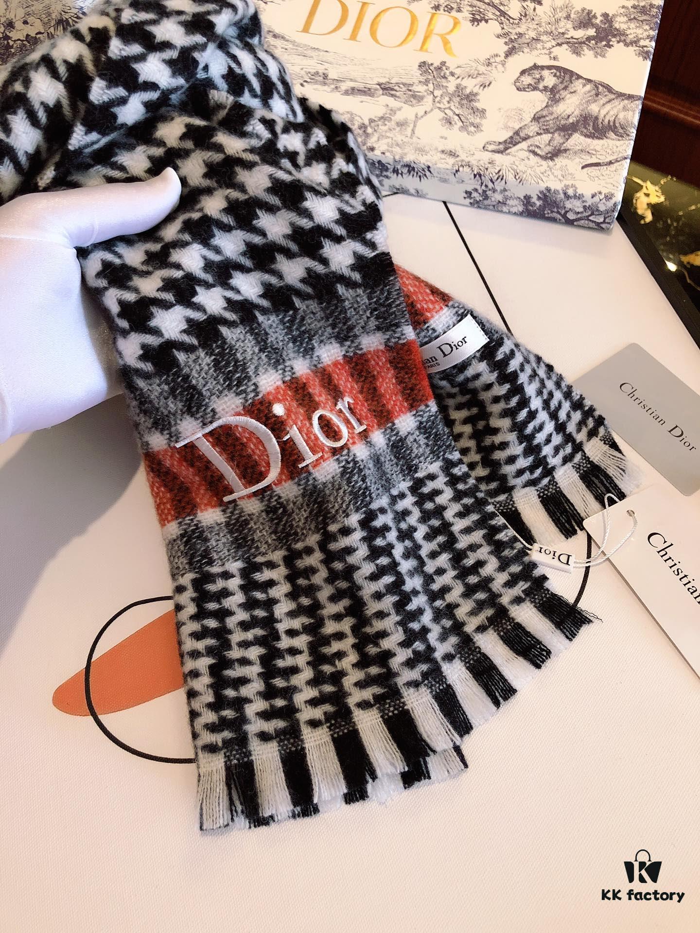 Dior Hot-Selling New Checkered Pattern Scarf, Celebrity Favorite, Classic and Timeless Design