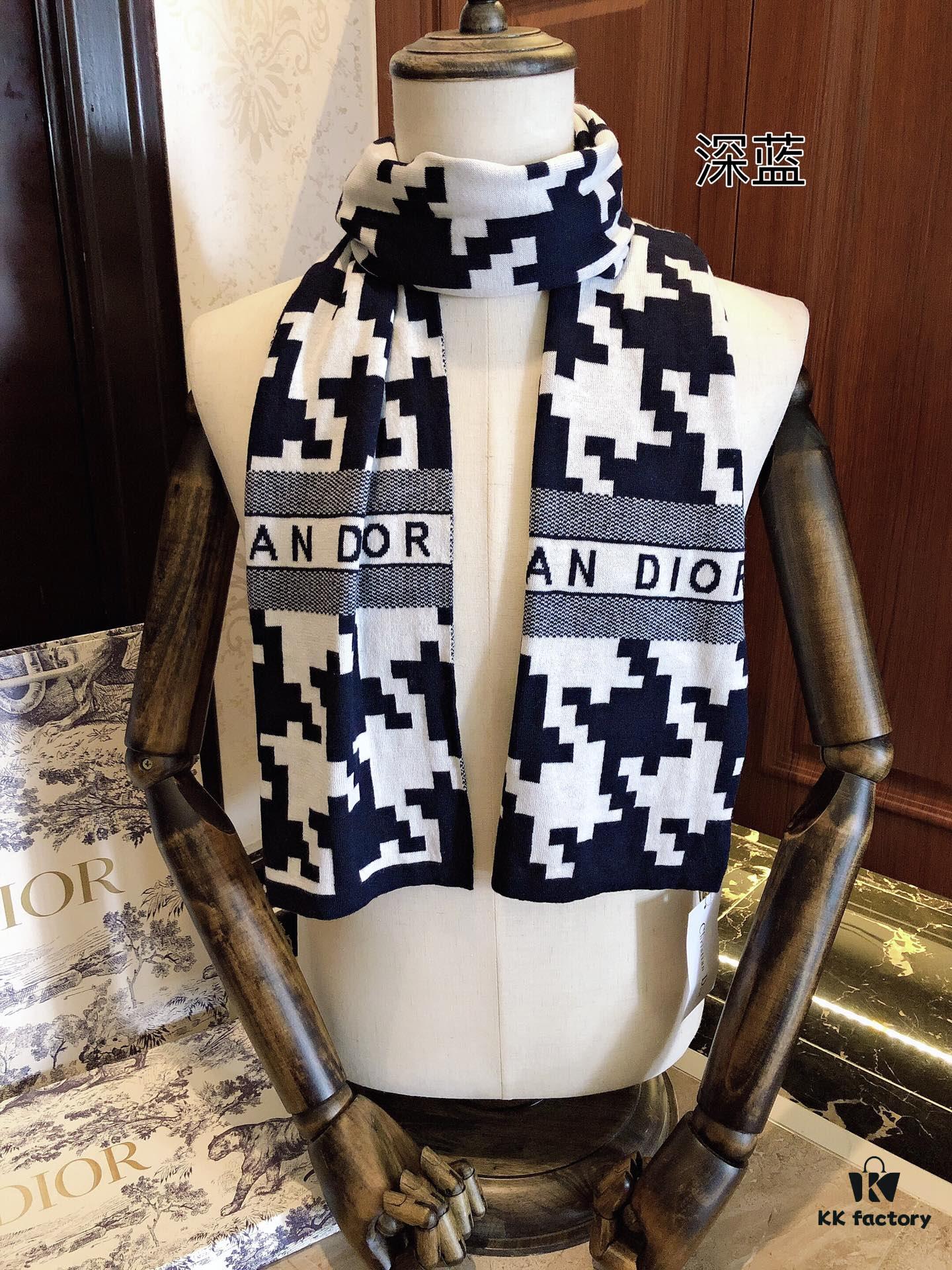 Dior High-End Cashmere Knit Scarf, Synchronized with Boutique Collection