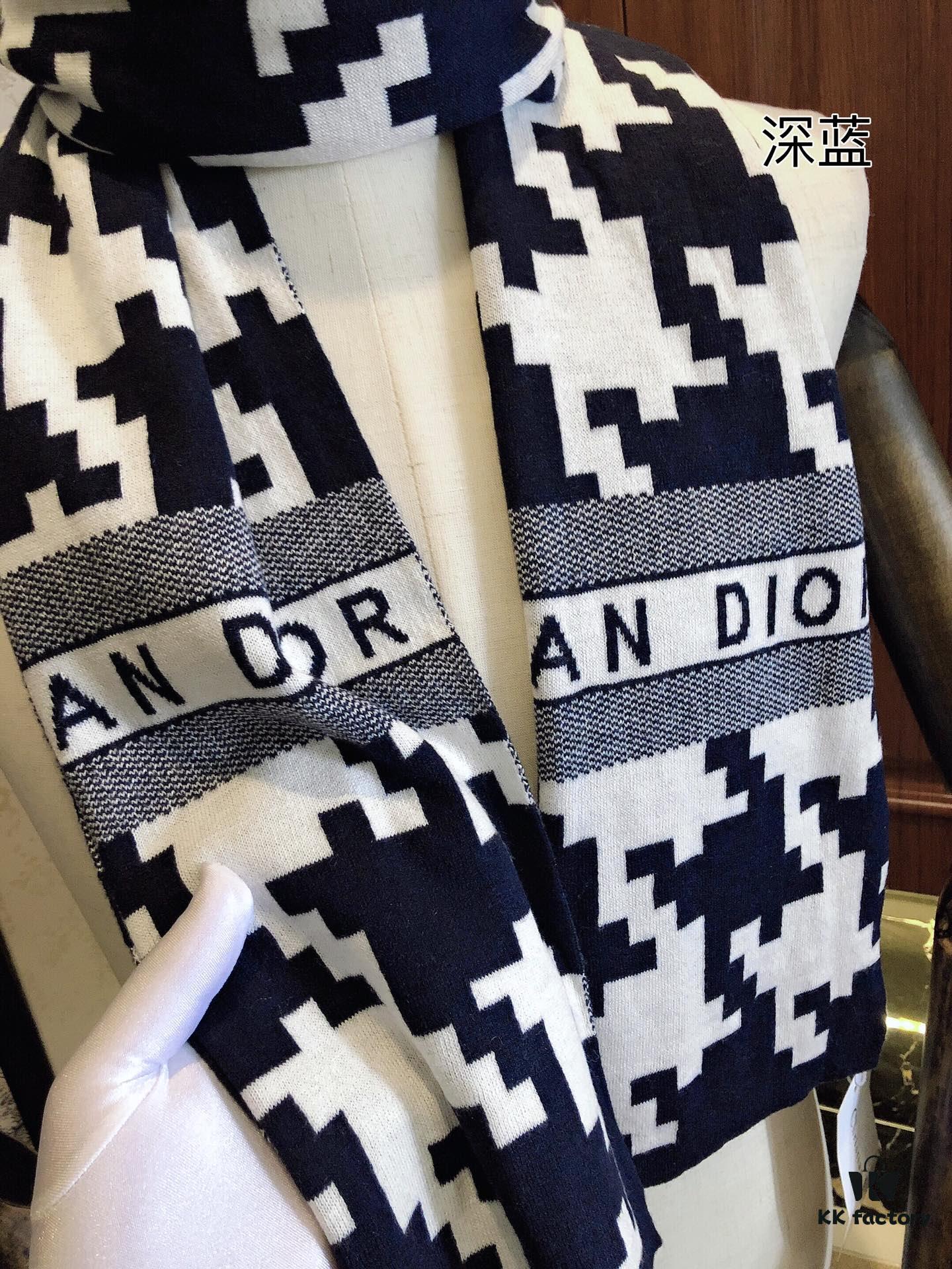 Dior High-End Cashmere Knit Scarf, Synchronized with Boutique Collection