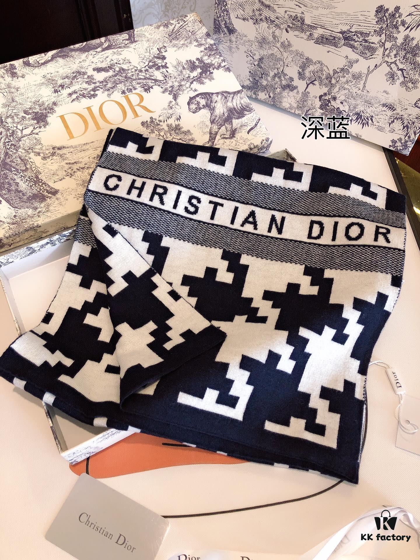 Dior High-End Cashmere Knit Scarf, Synchronized with Boutique Collection