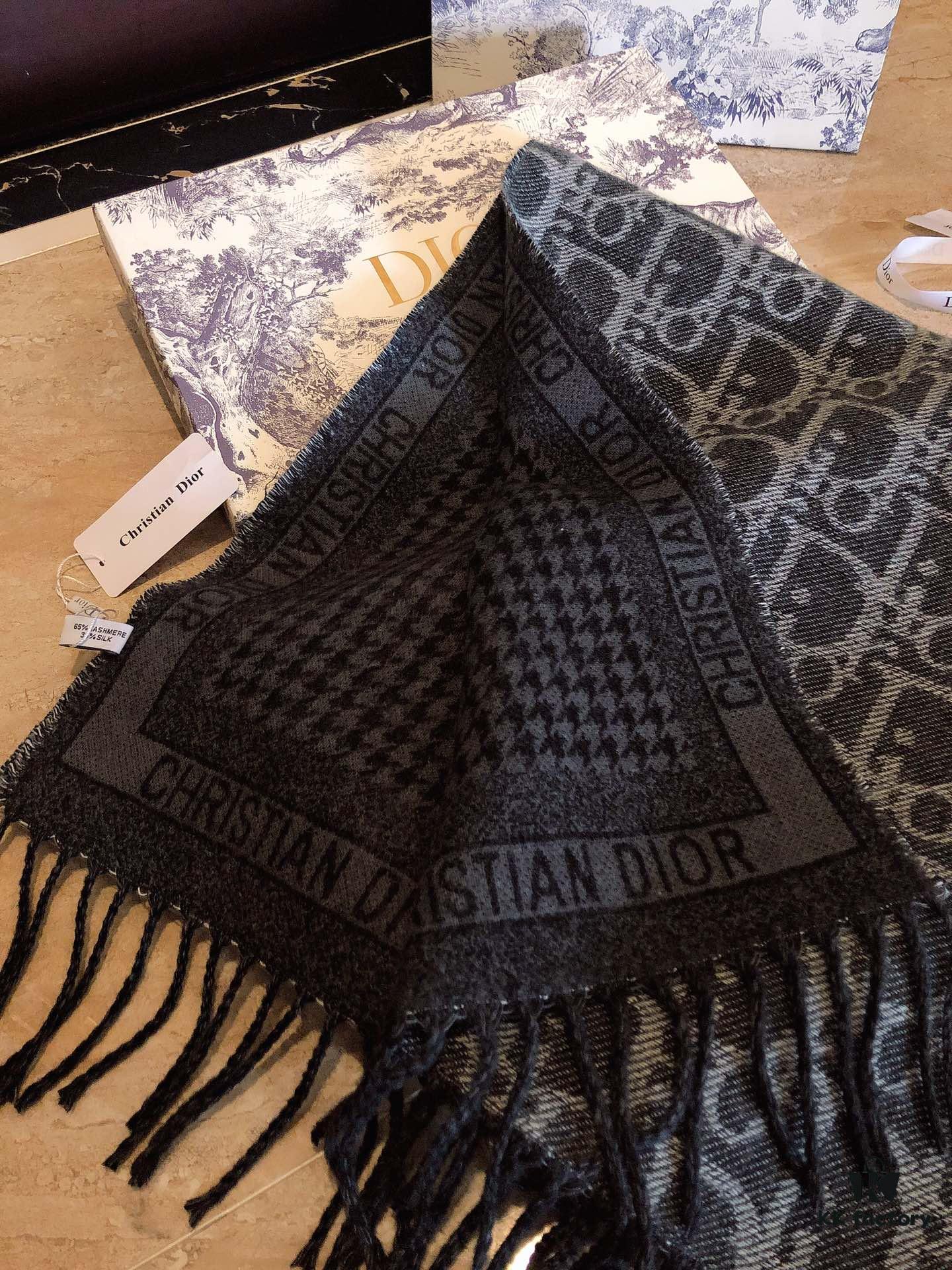 DIOR Latest Scarf, Super Soft and Stylish Double-Sided Design!