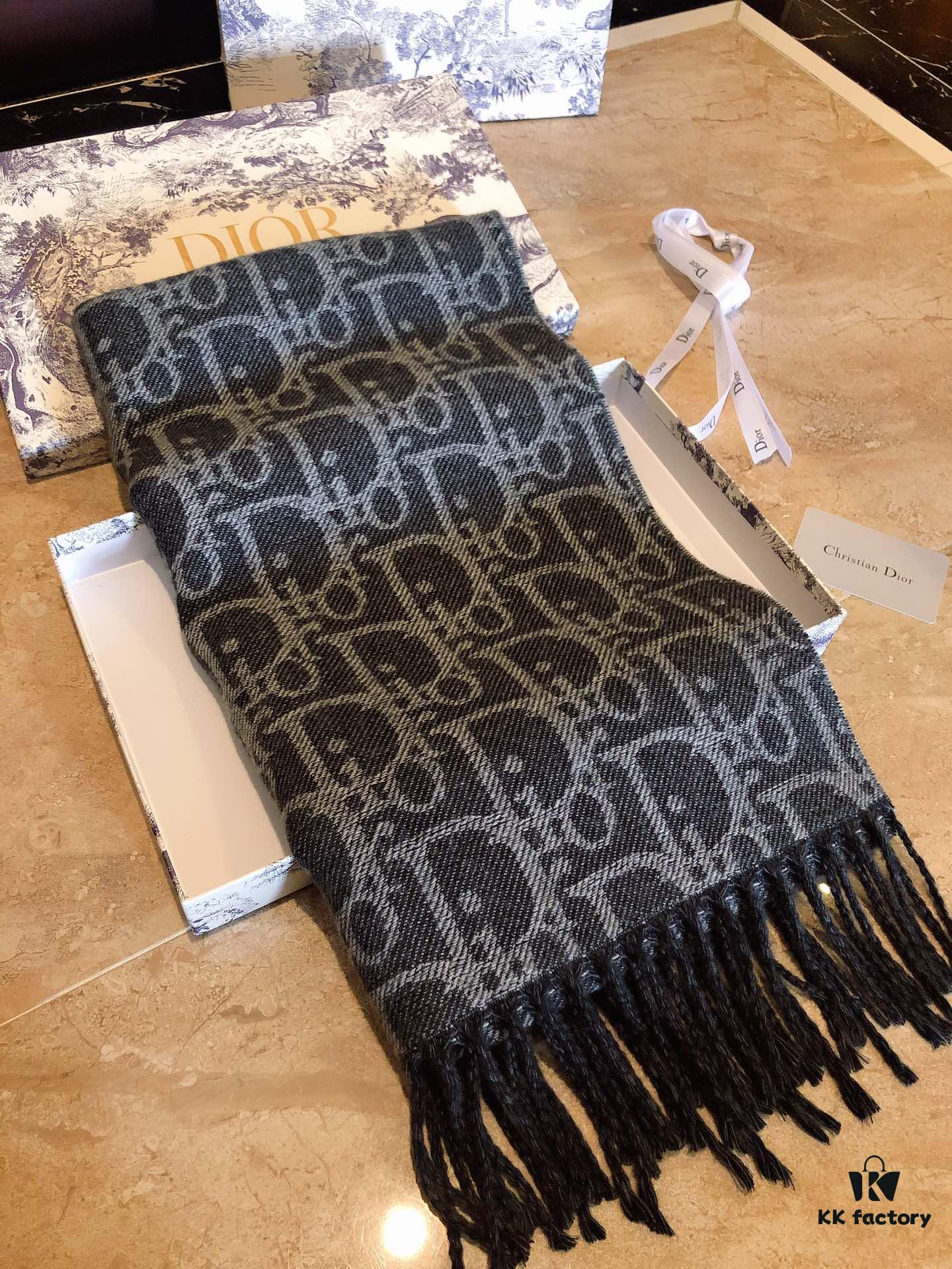 DIOR Latest Scarf, Super Soft and Stylish Double-Sided Design!