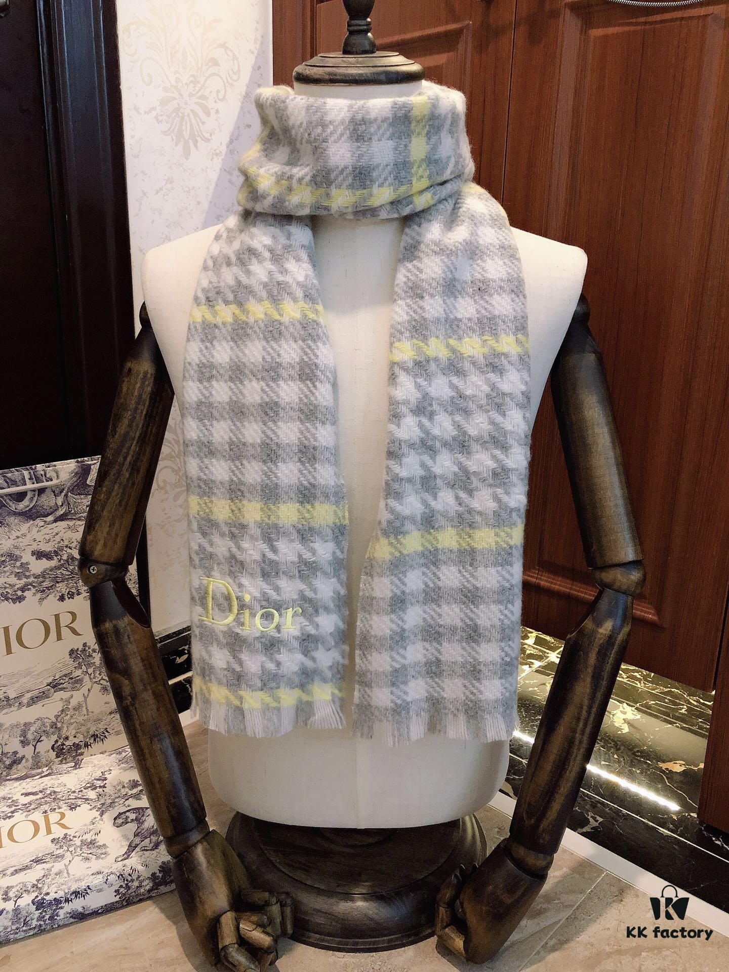 Dior Bestseller Continues! Celebrity-Favorite New Houndstooth Scarf