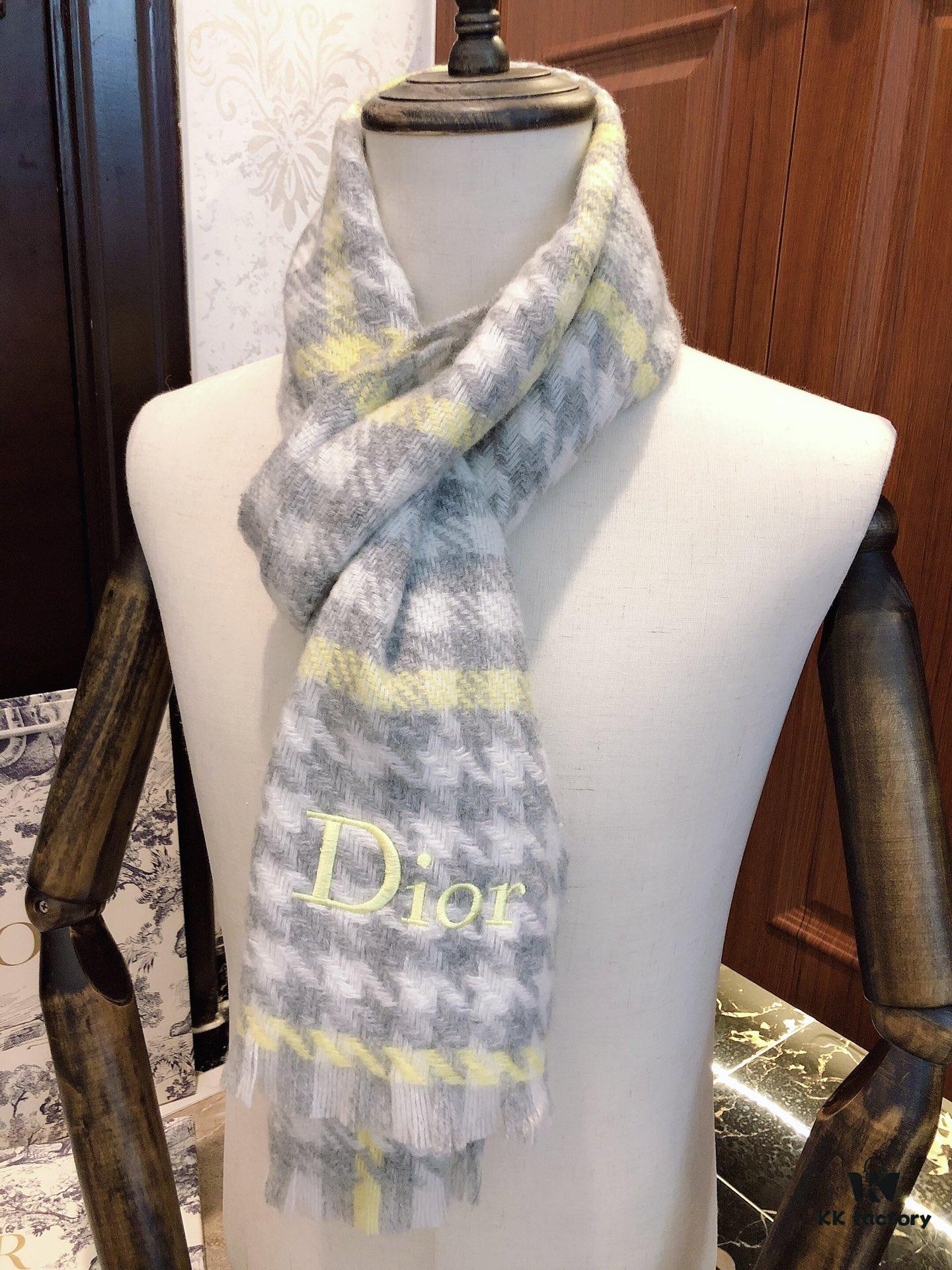 Dior Bestseller Continues! Celebrity-Favorite New Houndstooth Scarf