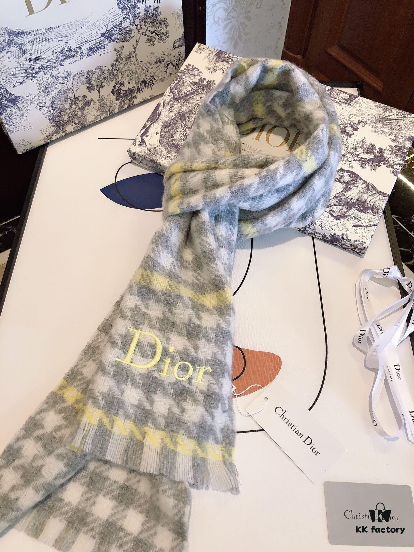 Dior Bestseller Continues! Celebrity-Favorite New Houndstooth Scarf