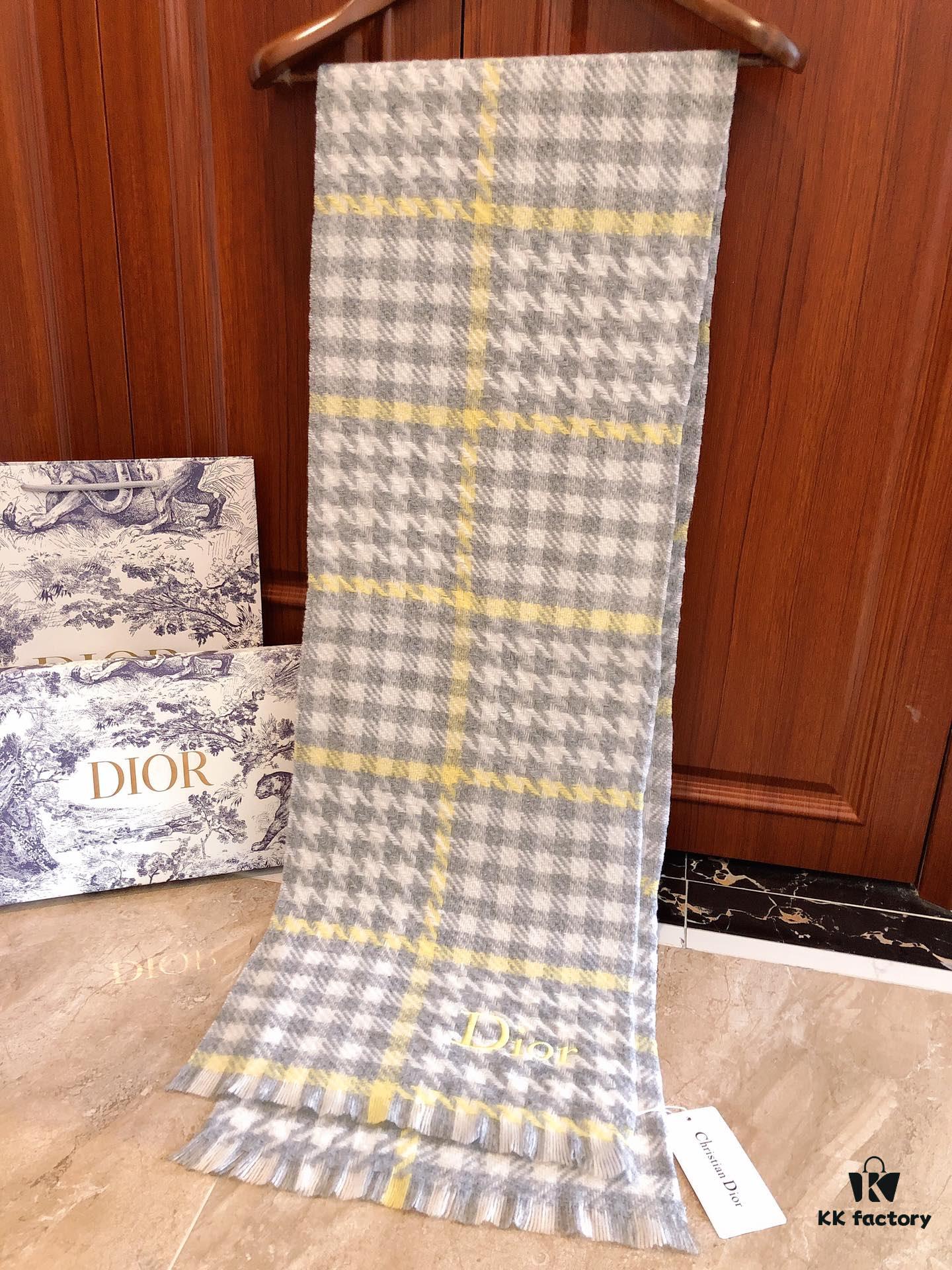 Dior Bestseller Continues! Celebrity-Favorite New Houndstooth Scarf