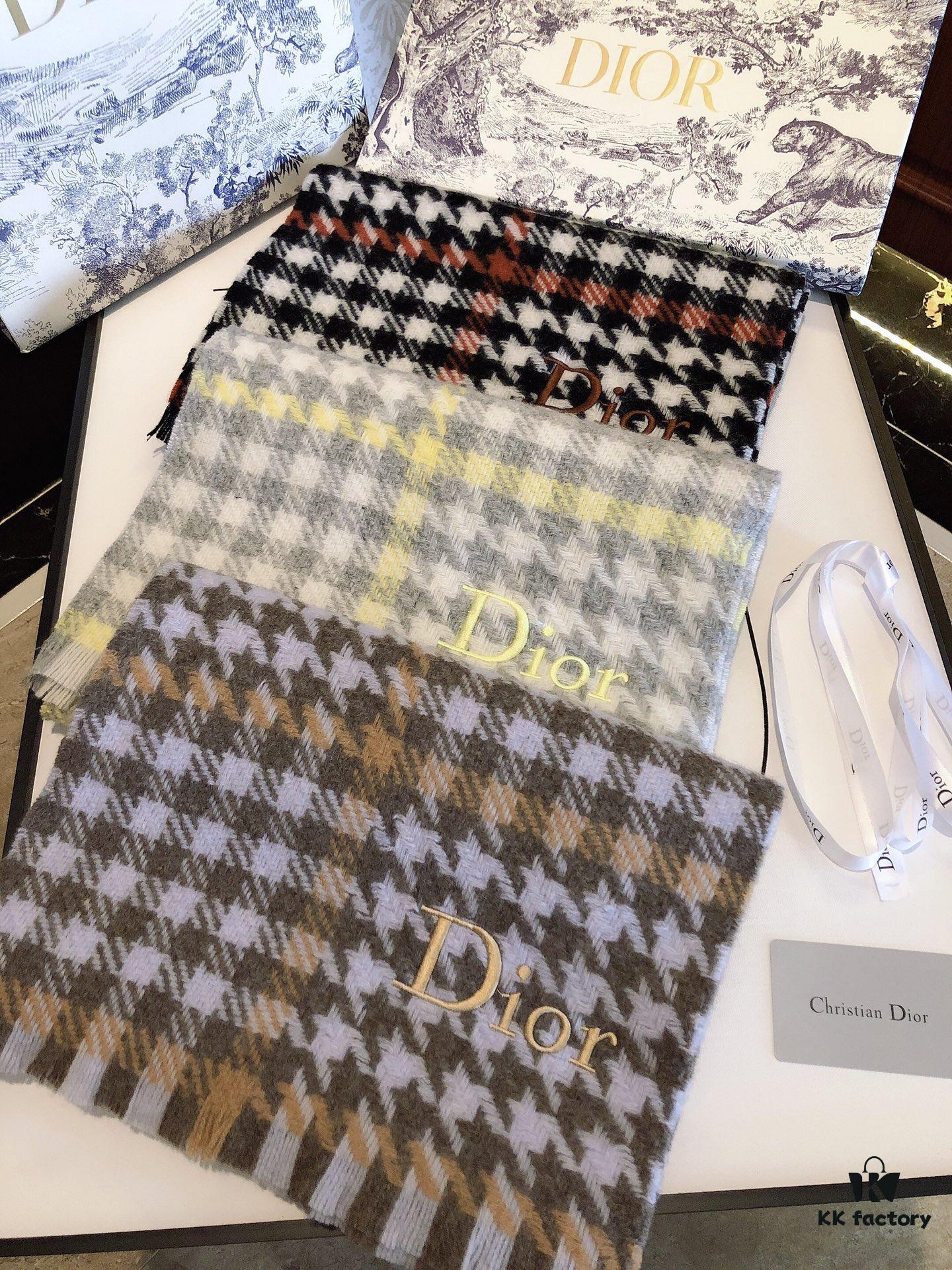 Dior Bestseller Continues! Celebrity-Favorite New Houndstooth Scarf