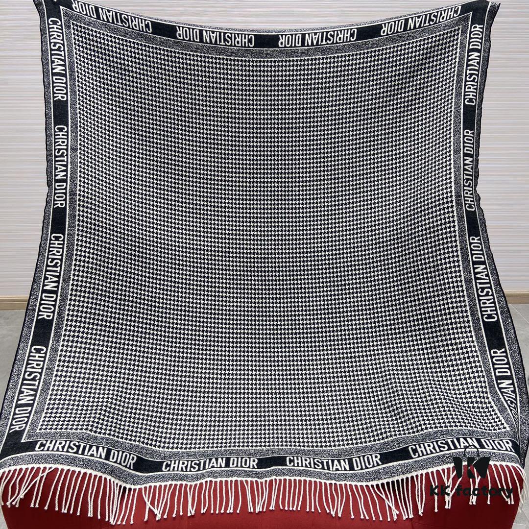 Thousand Bird Check Dior-style Essential Shawl – A Must-Have for Every Wardrobe