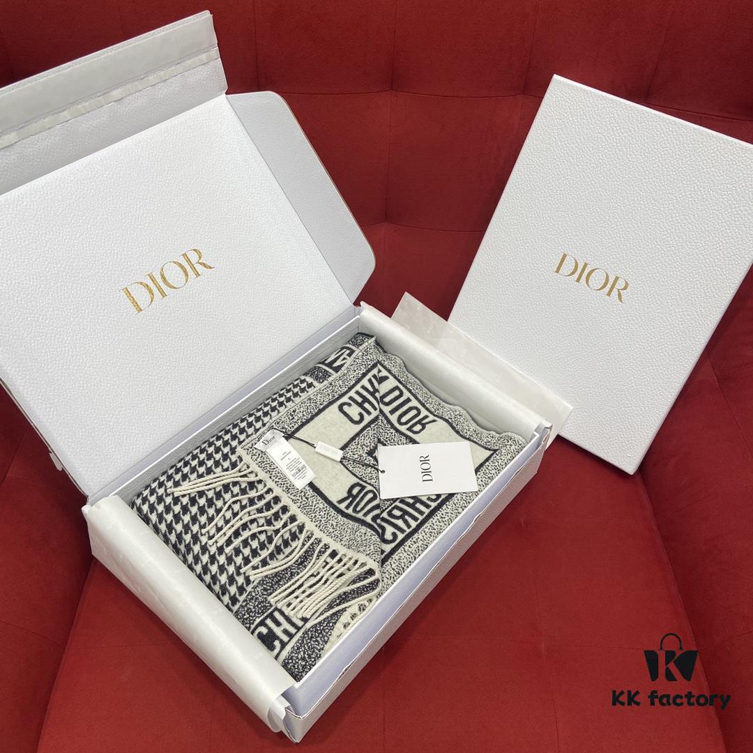 Thousand Bird Check Dior-style Essential Shawl – A Must-Have for Every Wardrobe